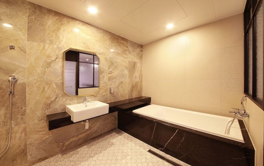 Gimpo Assem Hotel Deluxe Double Room 9