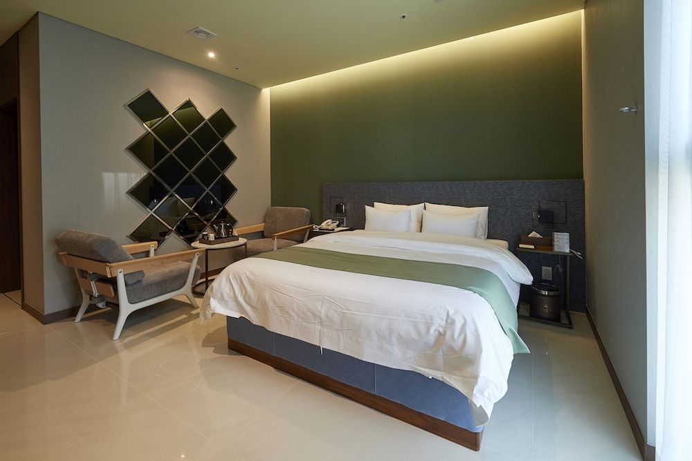 Gimpo Stavia Hotel Deluxe Double Room 4