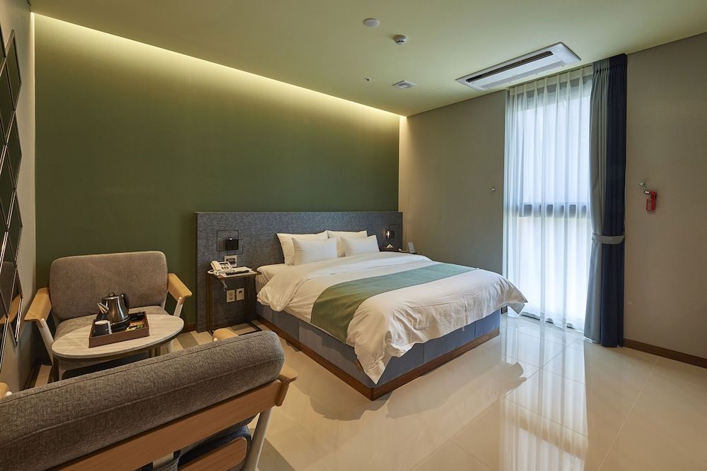 Gimpo Stavia Hotel Deluxe Double Room