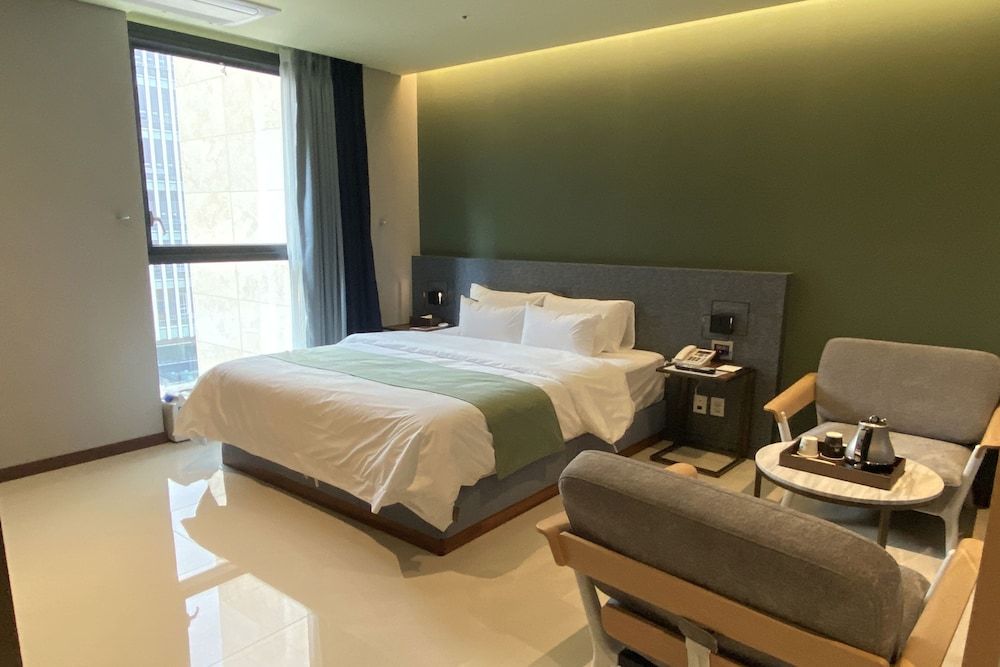 Gimpo Stavia Hotel Deluxe Double Room 3
