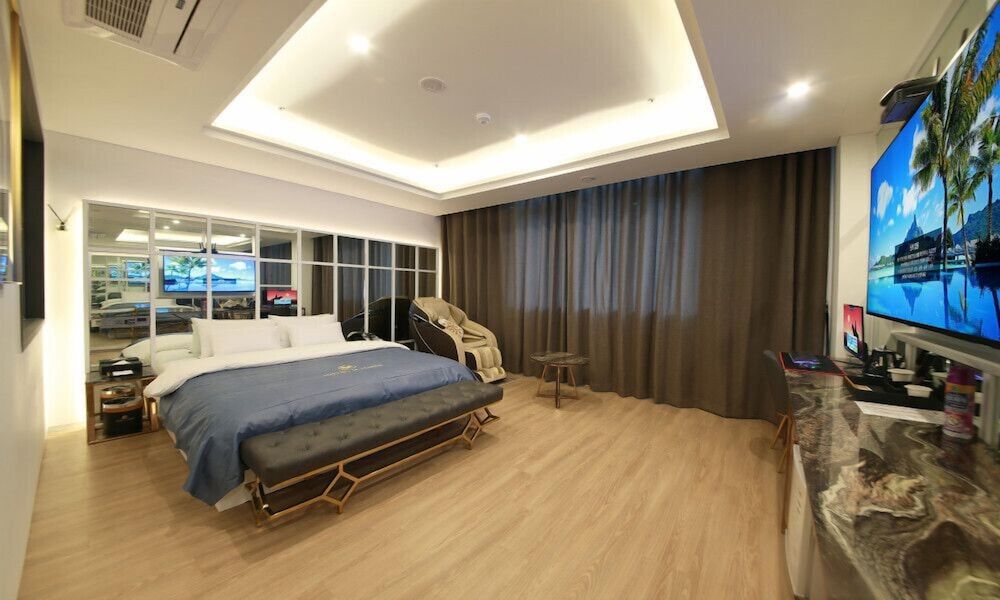 Gimpo Hotel M Tower Deluxe Double Room 8