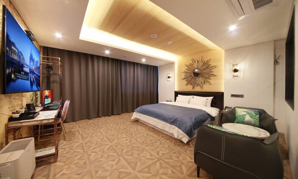 Gimpo Hotel M Tower Deluxe Double Room 11
