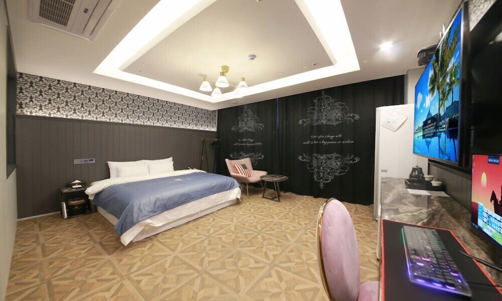 Gimpo Hotel M Tower Deluxe Double Room 3