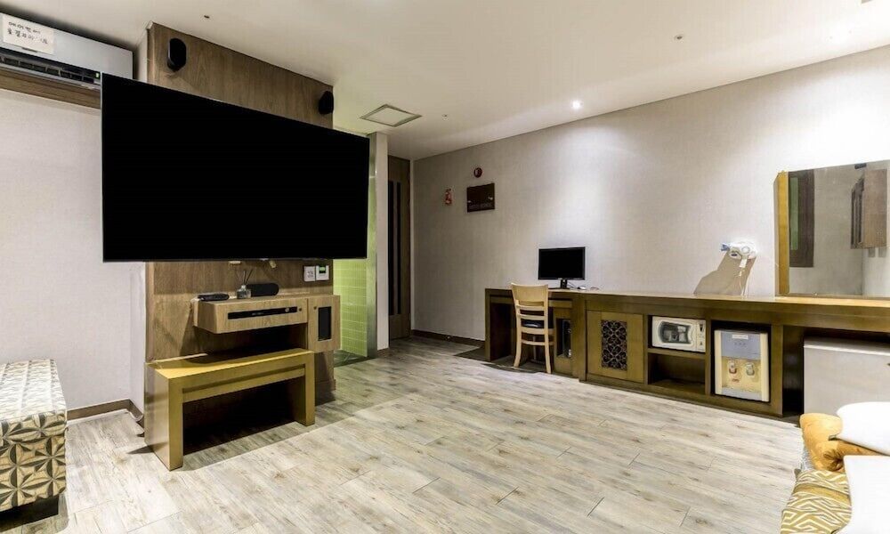 Bobos Hotel Ondol Twin Room 3