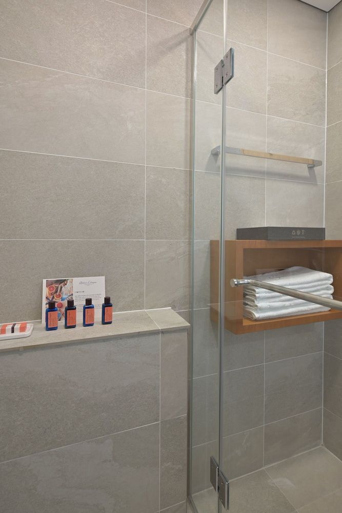 Hotel West of Canaan Suite 5