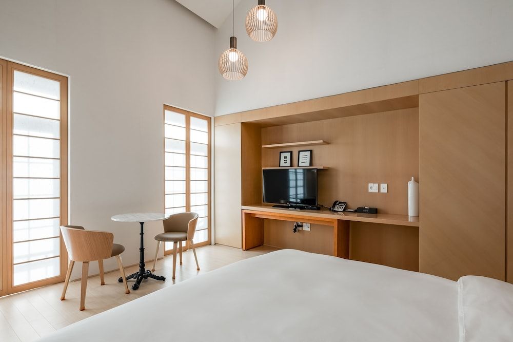 Hotel West of Canaan Suite 6