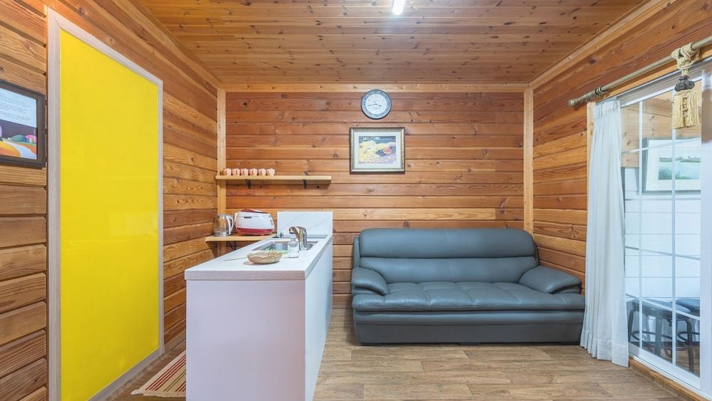 Hwacheon Parprika Yellow Pension Basic Room, 2 Bedrooms (Yellow-5) 8