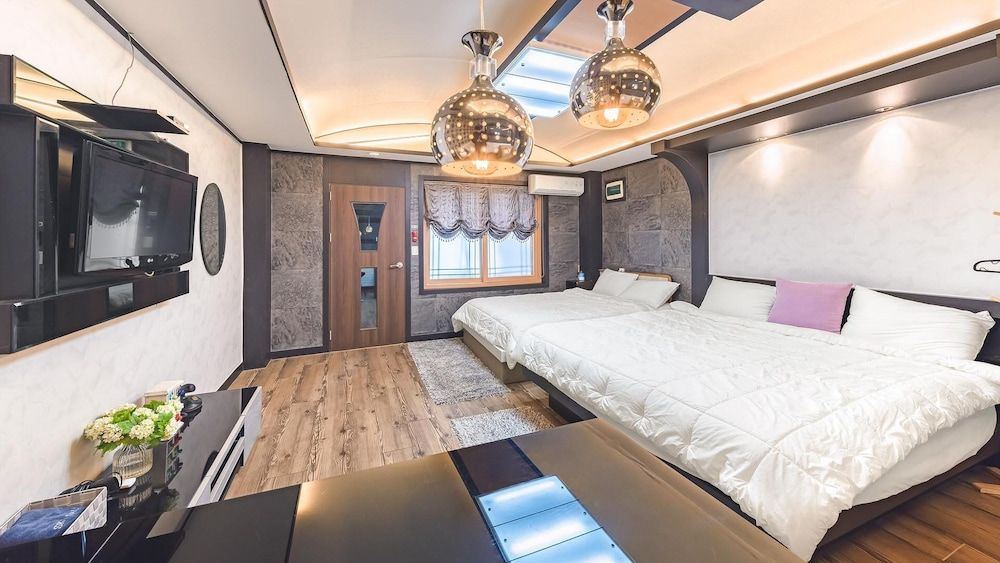 Hwacheon Sky Valley Pension Basic Room, 1 Bedroom (pensyeonhyeonggeullaemping2(twin))