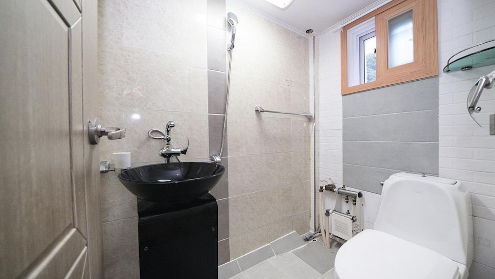 Hwacheon Sky Valley Pension Basic Room, 1 Bedroom (bokcheungTerrace Glamping-6) 9