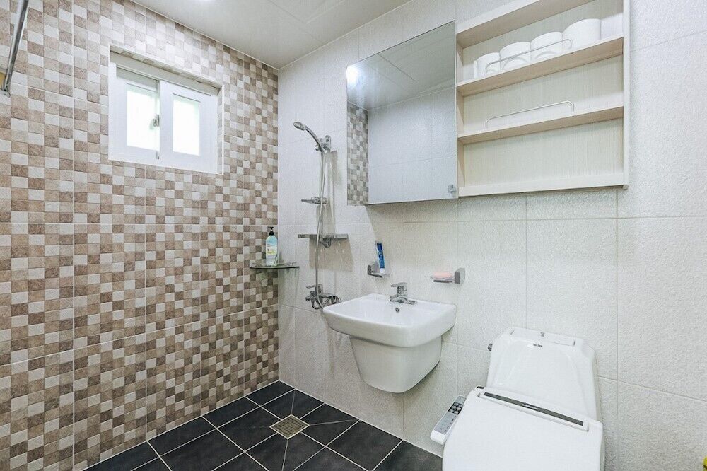 Sun and moon pension Room (Dalbit) 3