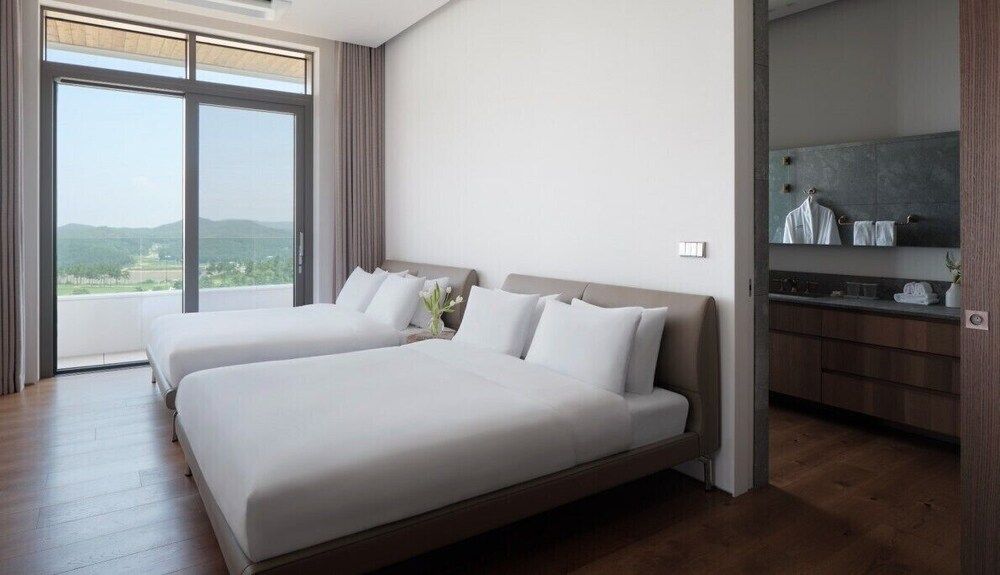 The Heaven Resort Royal Suite (Low floor, Pool access for 4, Cooking not permitted) 4