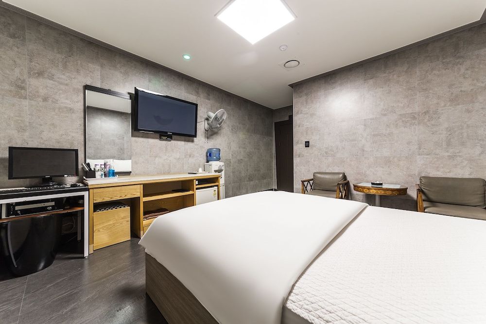 Luxor Hotel Deluxe Double Room 4