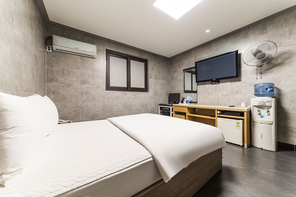 Luxor Hotel Deluxe Double Room 2