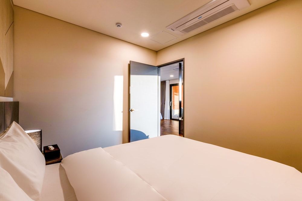 Urbanest Hotel Premium Family Suite 8