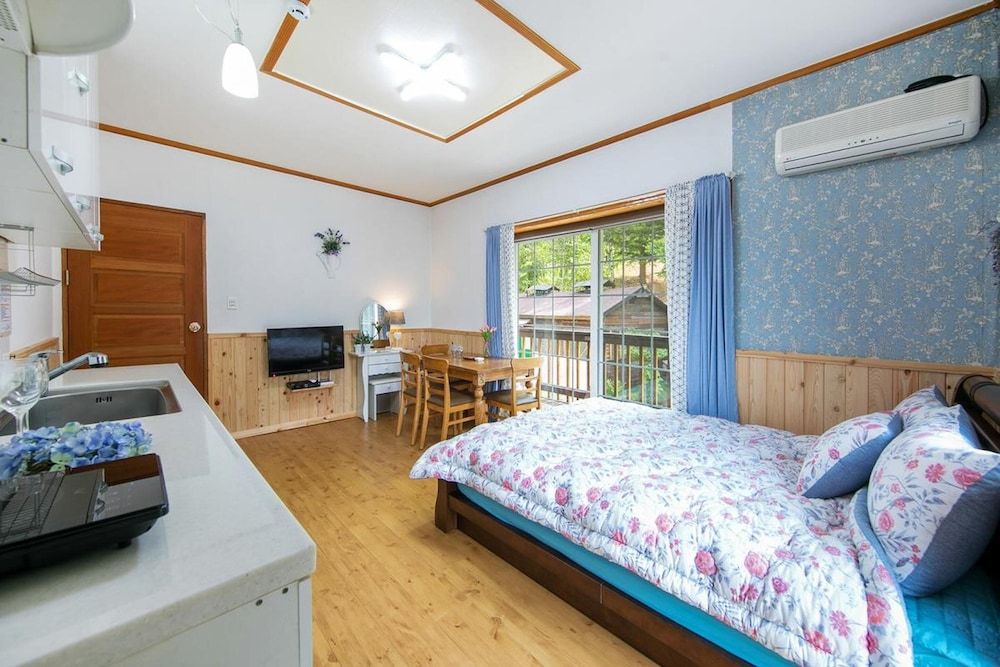 Pyeongchang Secret Garden Pension Basic Room, 1 Bedroom (Malgeunhaneul ( F2 )) 2