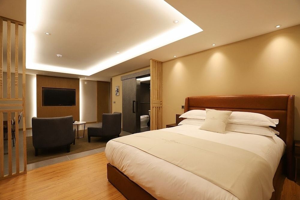 Dongdaegu Station Eastern Hotel Maple Suite Room