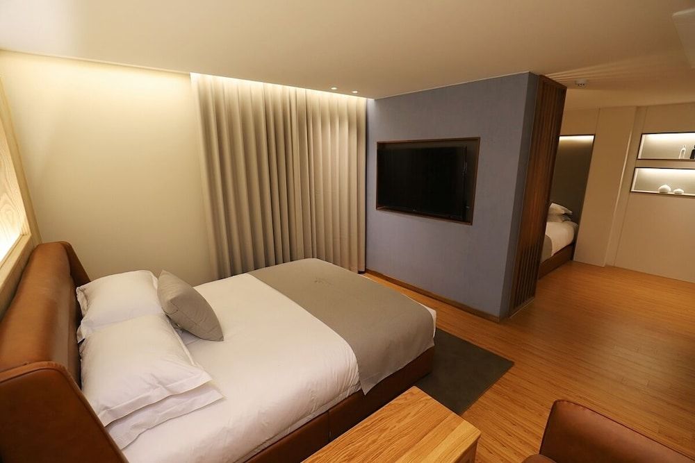 Dongdaegu Station Eastern Hotel Suite Twin Room 2