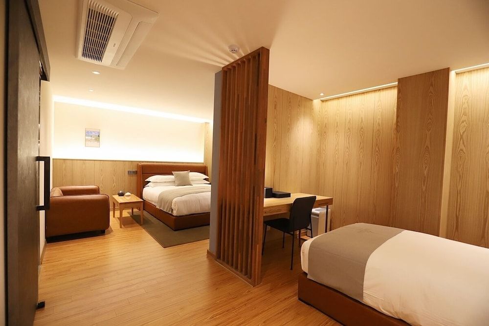 Dongdaegu Station Eastern Hotel Suite Twin Room