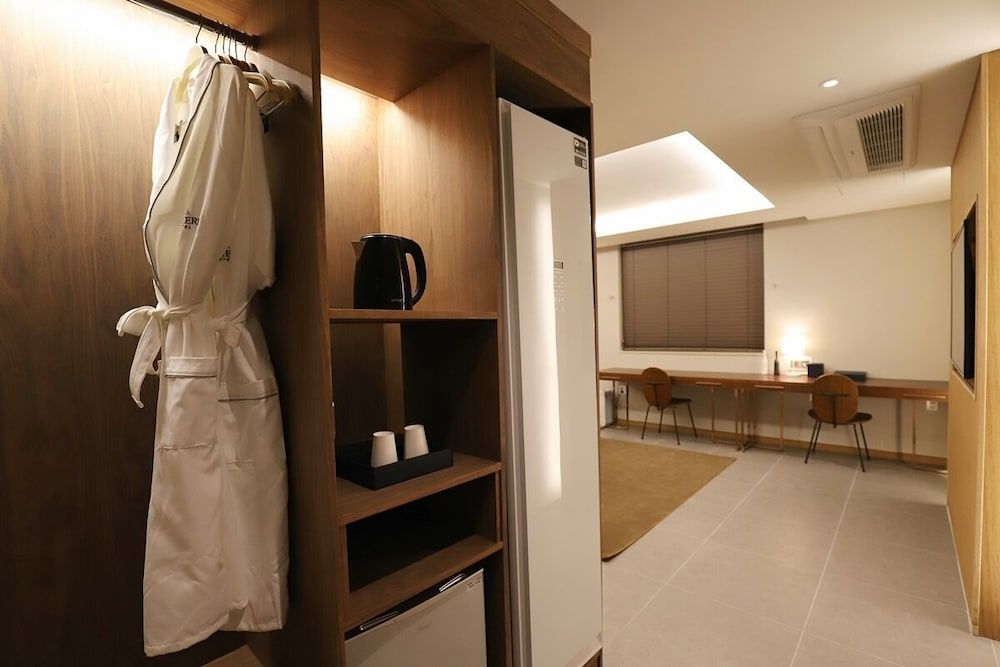 Dongdaegu Station Eastern Hotel Maple Suite Room 10