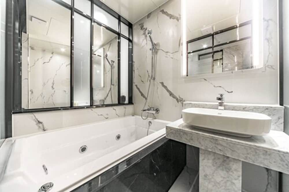 Daegu Dongseongro Hotel Labella Superior Double Room (Breakfast for 2) 7