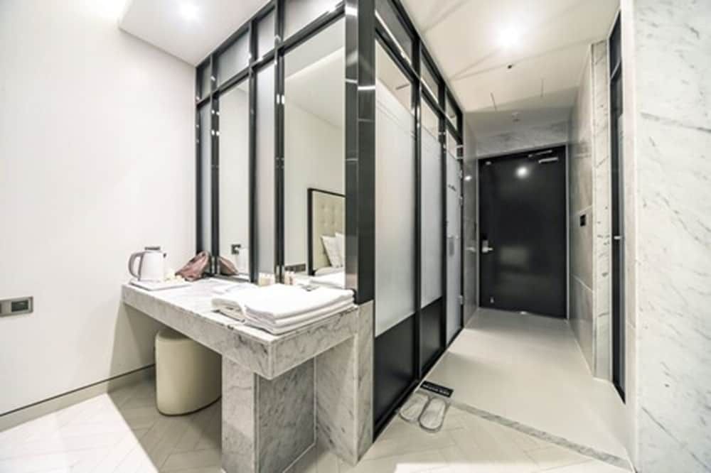 Daegu Dongseongro Hotel Labella Superior Double Room (Breakfast for 2) 4