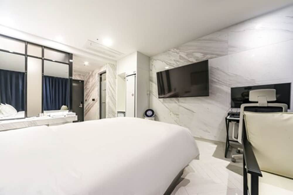 Daegu Dongseongro Hotel Labella Standard Double Room (Breakfast for 2) 2