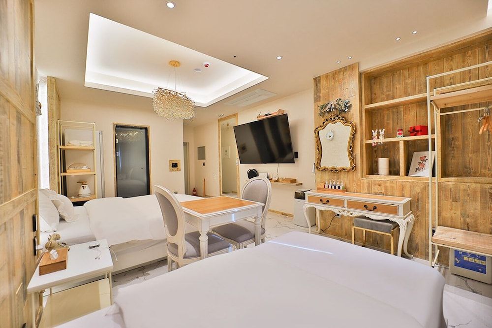 FEBRUARY HOTEL LIONS PARK DAEGU