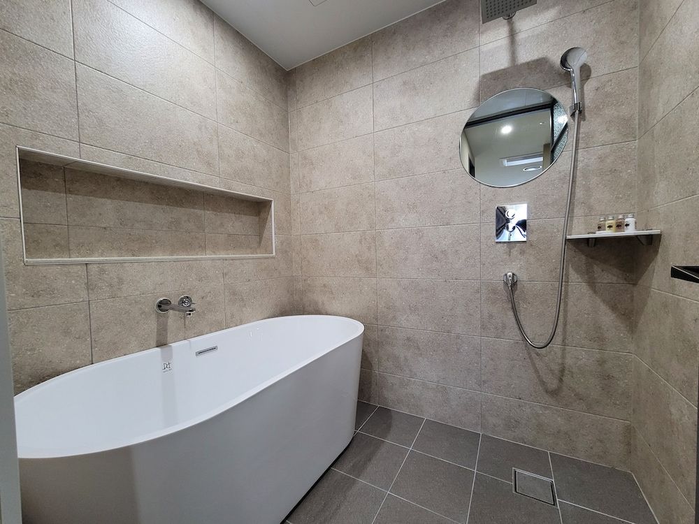 Hotel PIED Suseong Deluxe Bodyfriend Room 6