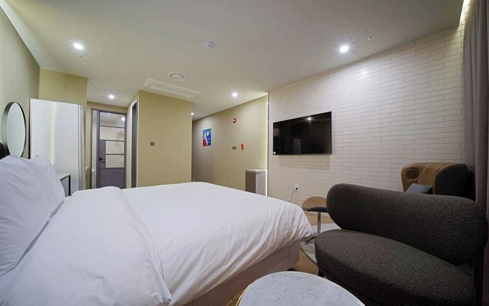 Hotel PIED Suseong Deluxe Nouhaus Room 8