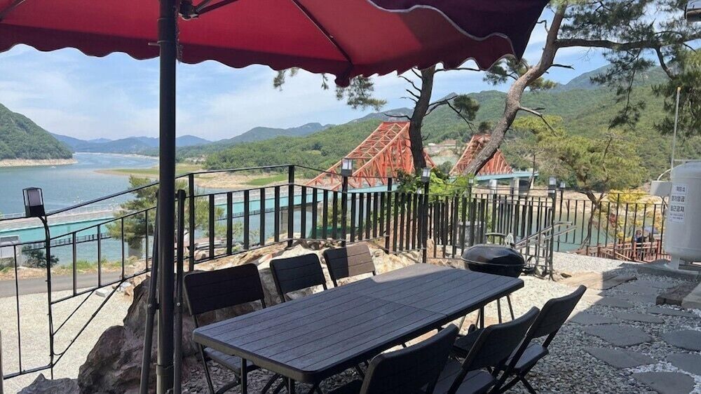 BS Jecheon Pension Room (gudambong) 7