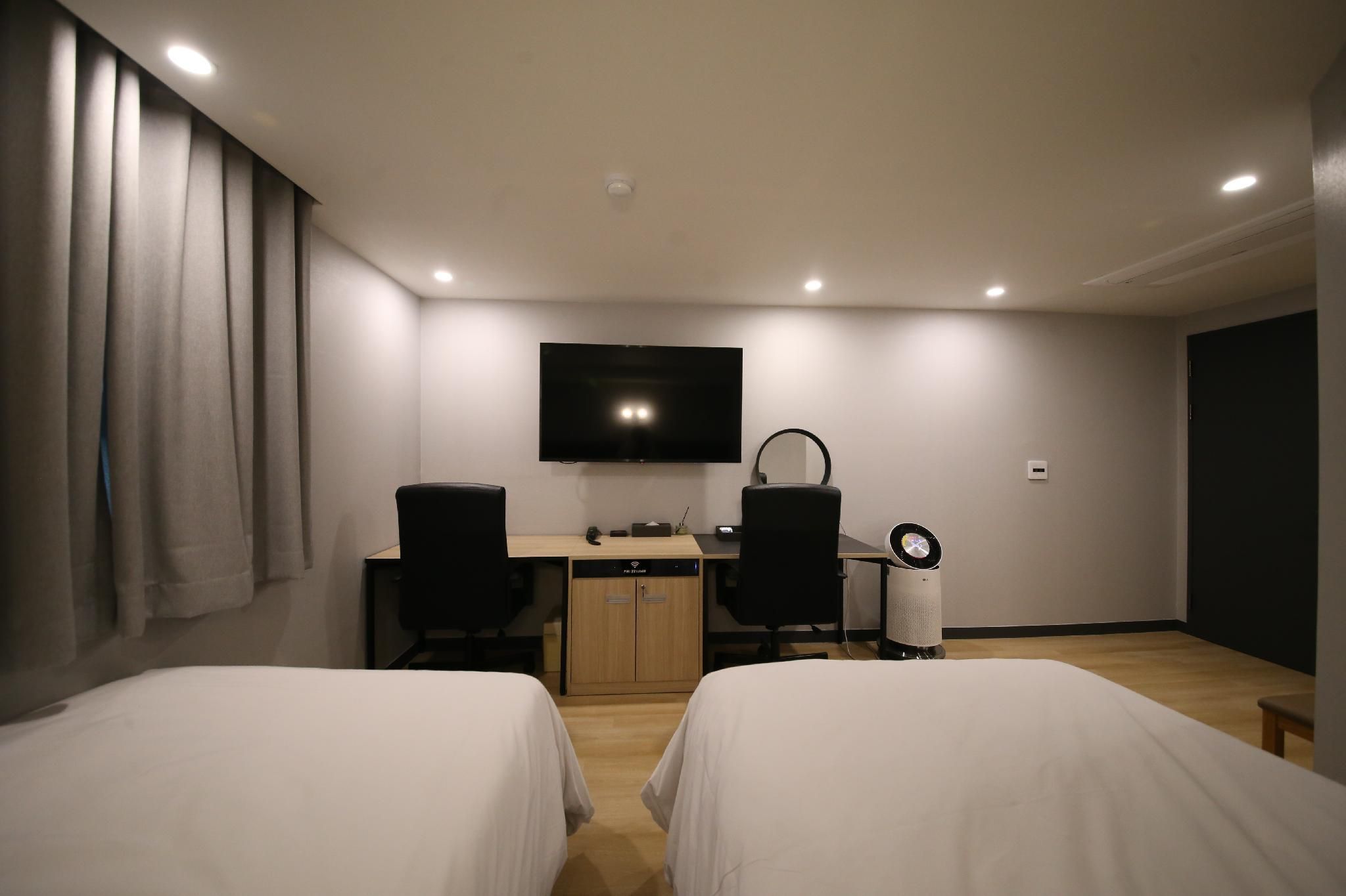 25 Hotel Uiwang Twin Room 3