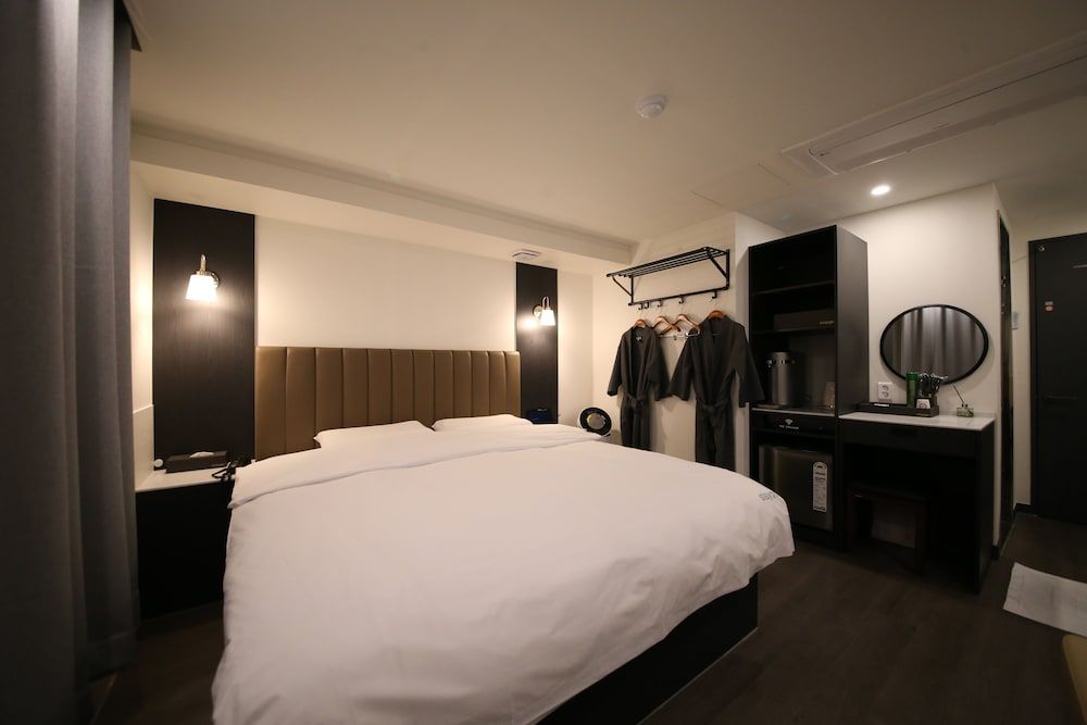 25 HOTEL Standard Room 4