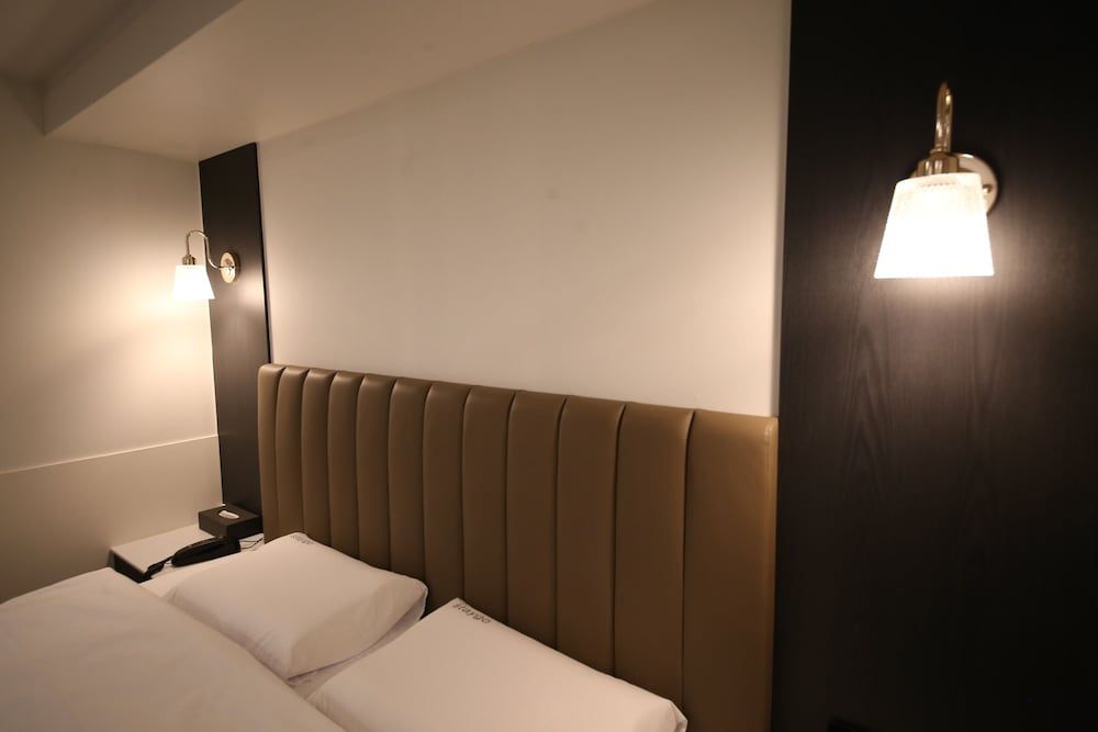 25 HOTEL Standard Room 3