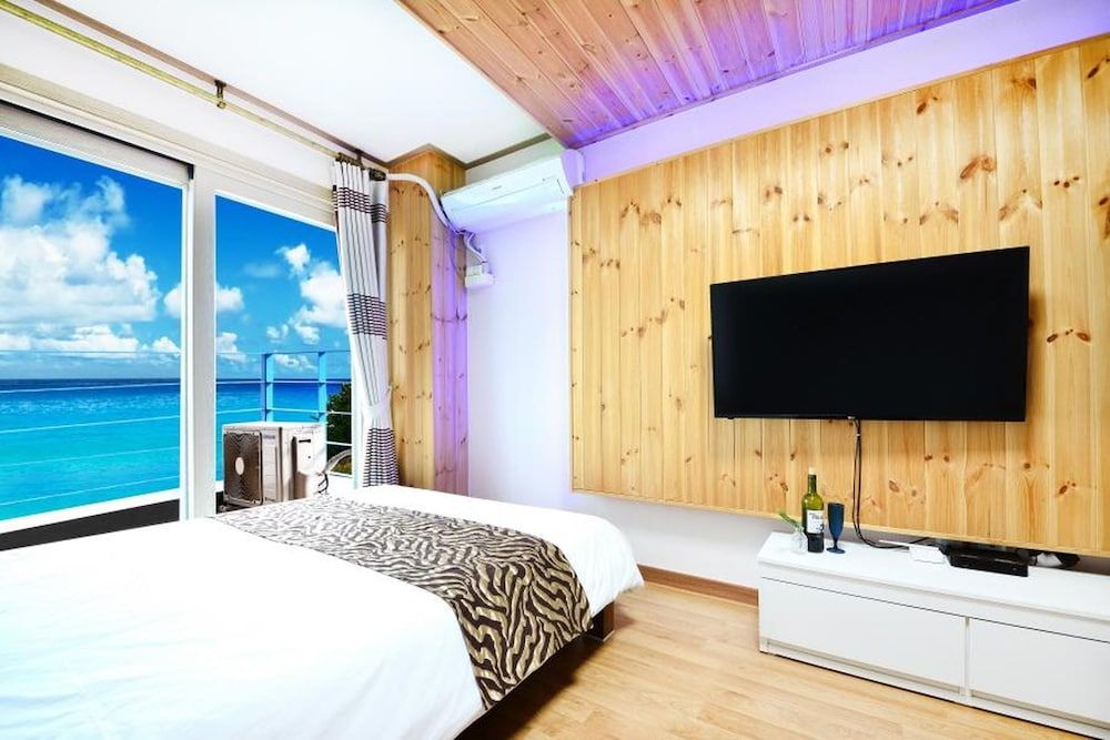 Donghae Red Roof Pension Basic Room, 1 Bedroom (202)