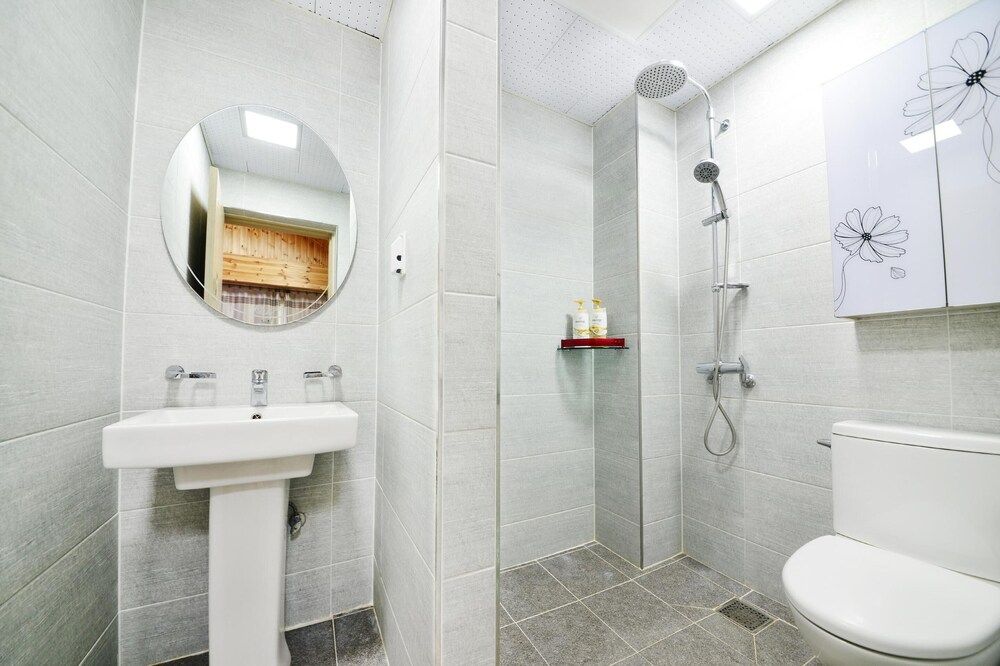 Donghae Red Roof Pension Basic Room, 1 Bedroom (303) 6