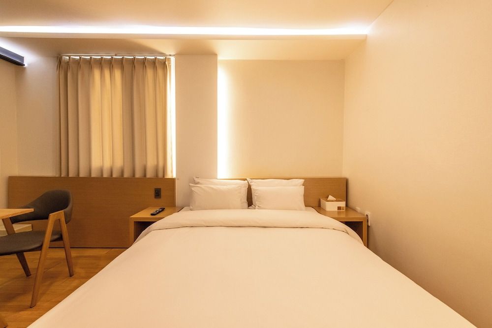 H Avenue Chuncheon Standard Double Room