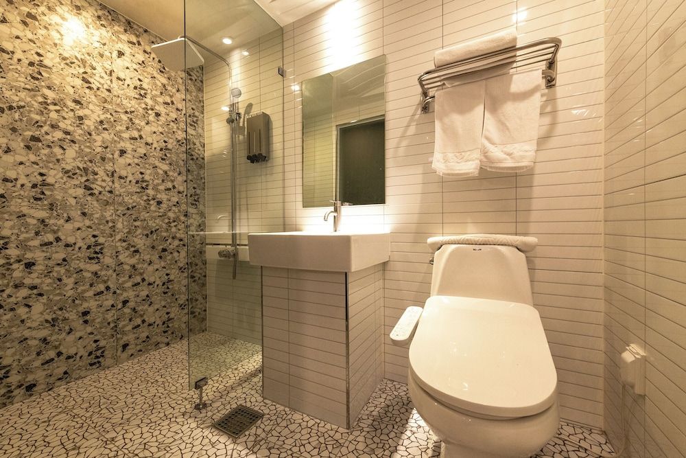 H Avenue Chuncheon Superior Double Room 4