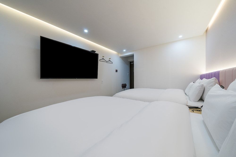 Browndot Hotel Namchuncheon Family Twin Room 6