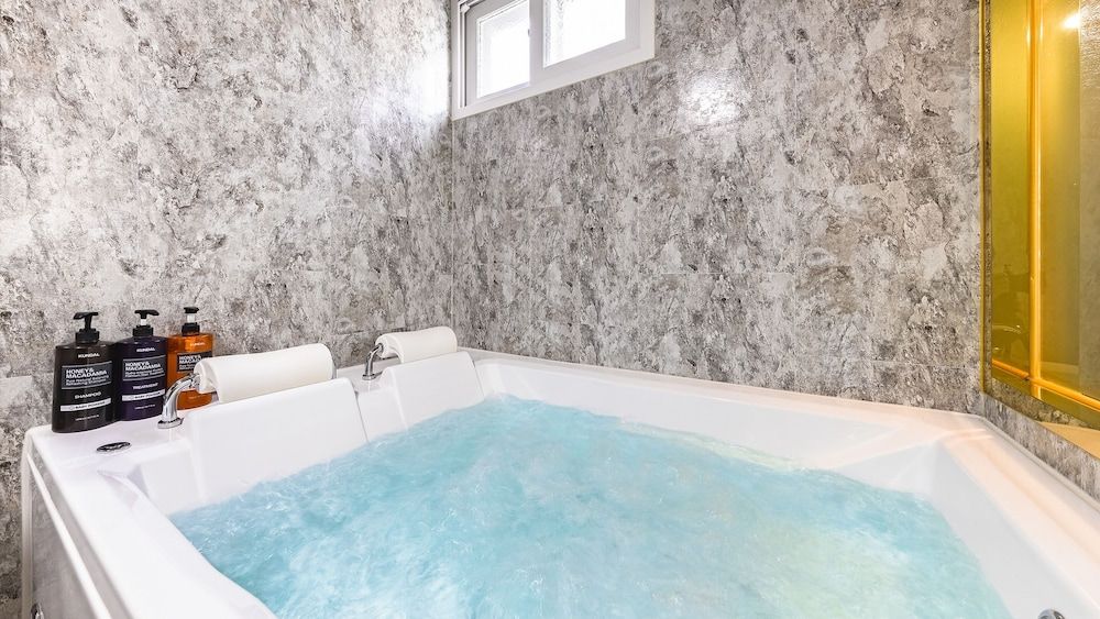 Chuncheon Poolhouse Epop Basic Room, 2 Bedrooms (D) 7