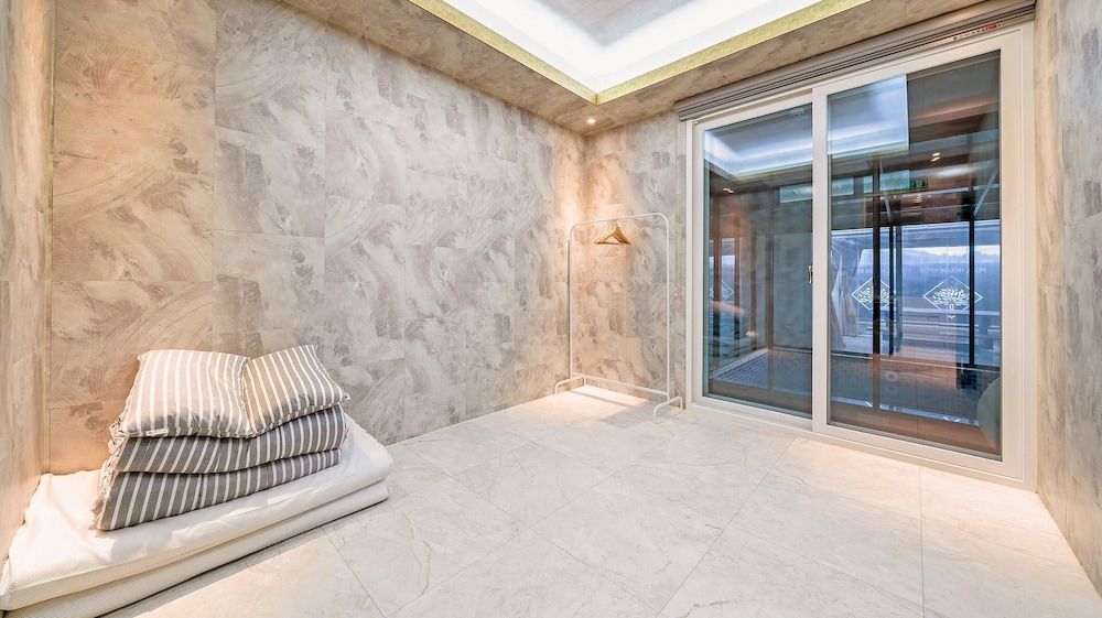 Chuncheon Poolhouse Epop Basic Room, 3 Bedrooms (B) 16