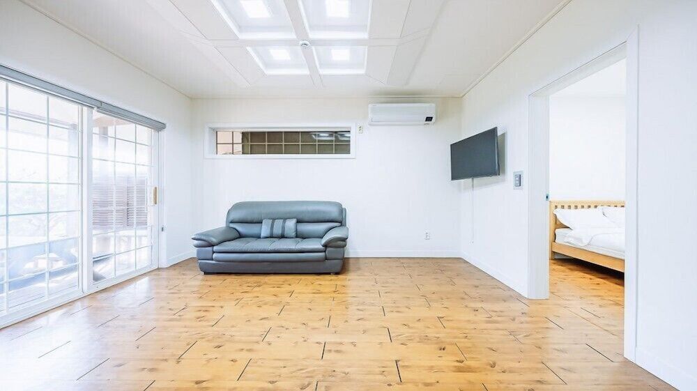 Gangchon Palace Pension Room (Strozzi3) 5