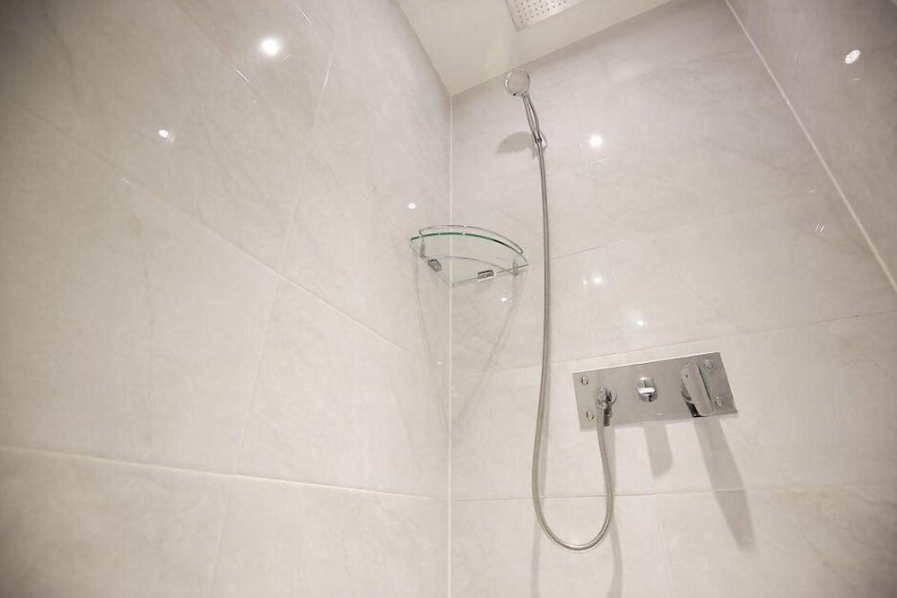 Hotel Class Superior Suite 6