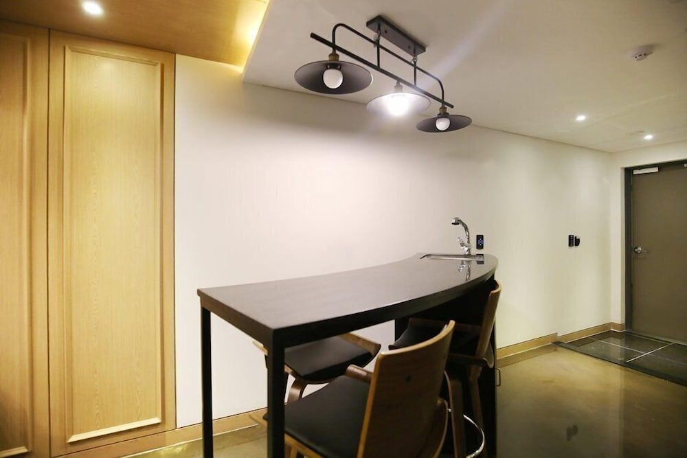 Hotel Class Suite 10