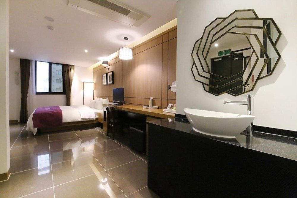 Hotel Class Deluxe Room 13