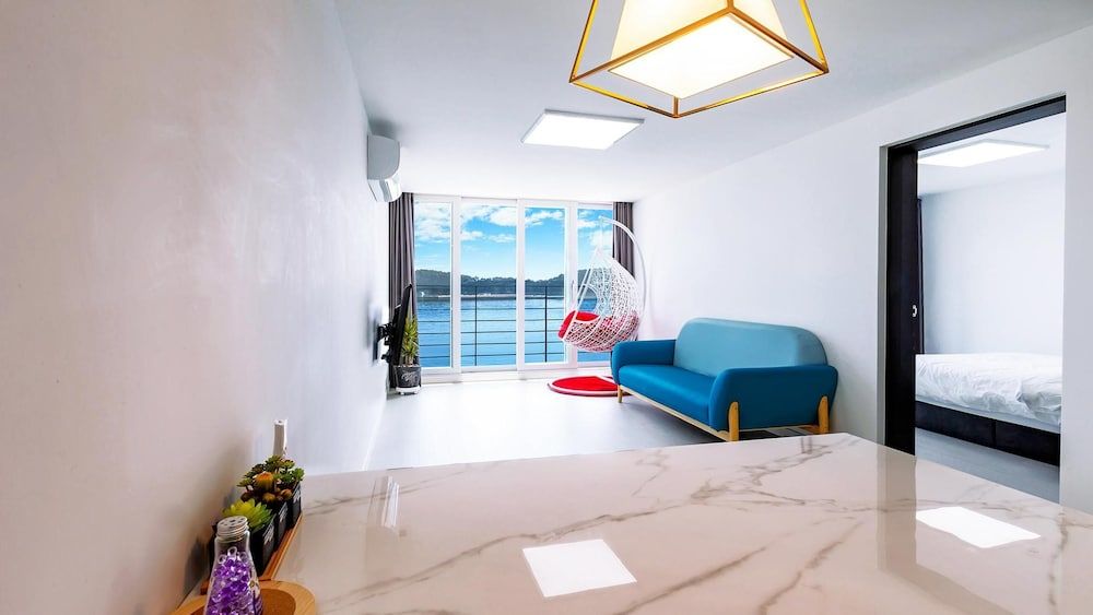Tongyeong Fh365 Pension Basic Room, 1 Bedroom (202 (Ocean view)) 5
