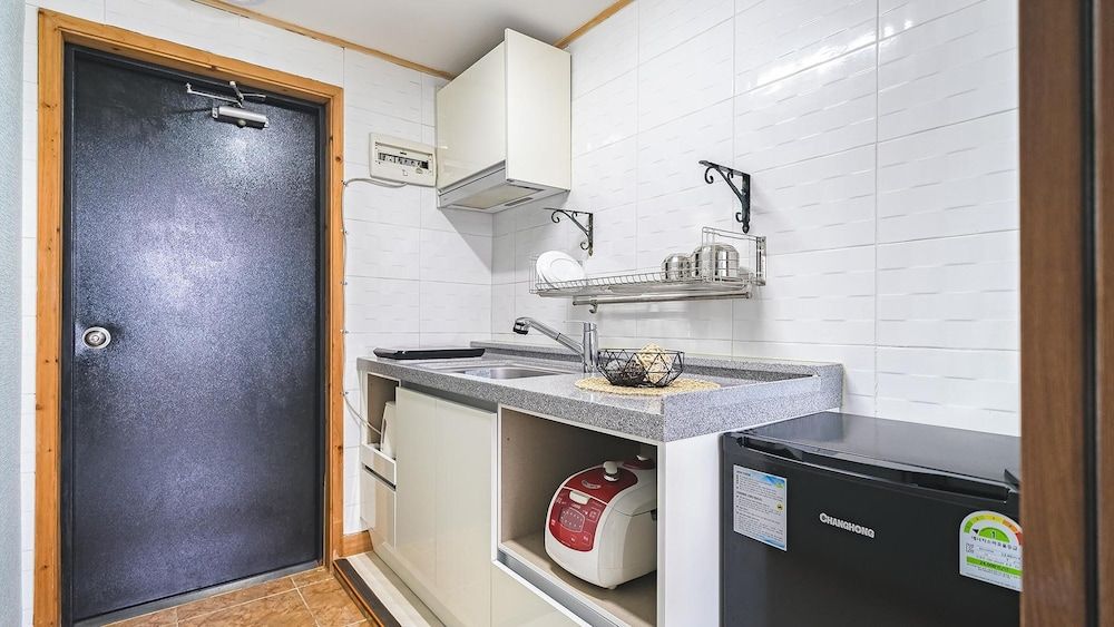 Tongyeong Hwanggeumbada Pension Basic Room, 1 Bedroom (203(Oceanview)) 8