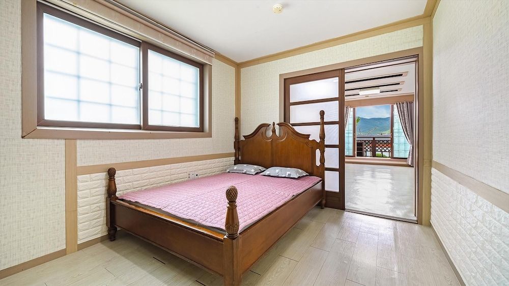 Tongyeong Hwanggeumbada Pension Basic Room, 1 Bedroom (102(Oceanview))