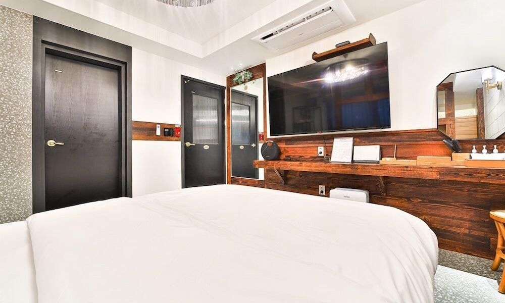 Hotel February Tongyeong Jukrim Suite - Couple Sauna 4