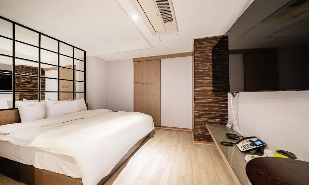 Bundang Regency Hotel Suite Room - Terrace 2
