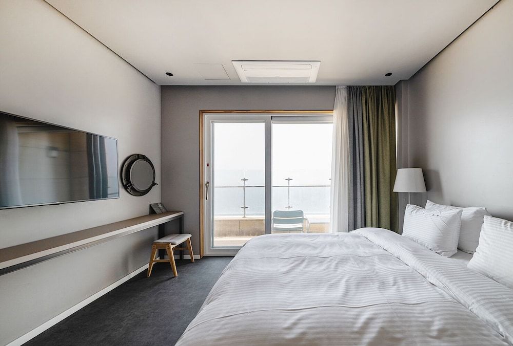 Day Nice Hotel Rooftop Lounge, Ocean View 5